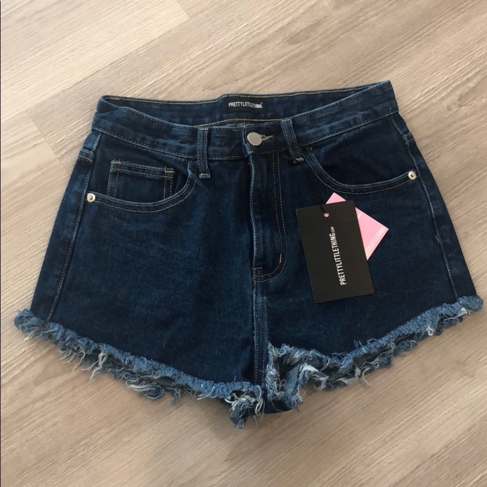 PRETTYLITTLETHING - Dark Denim Shorts